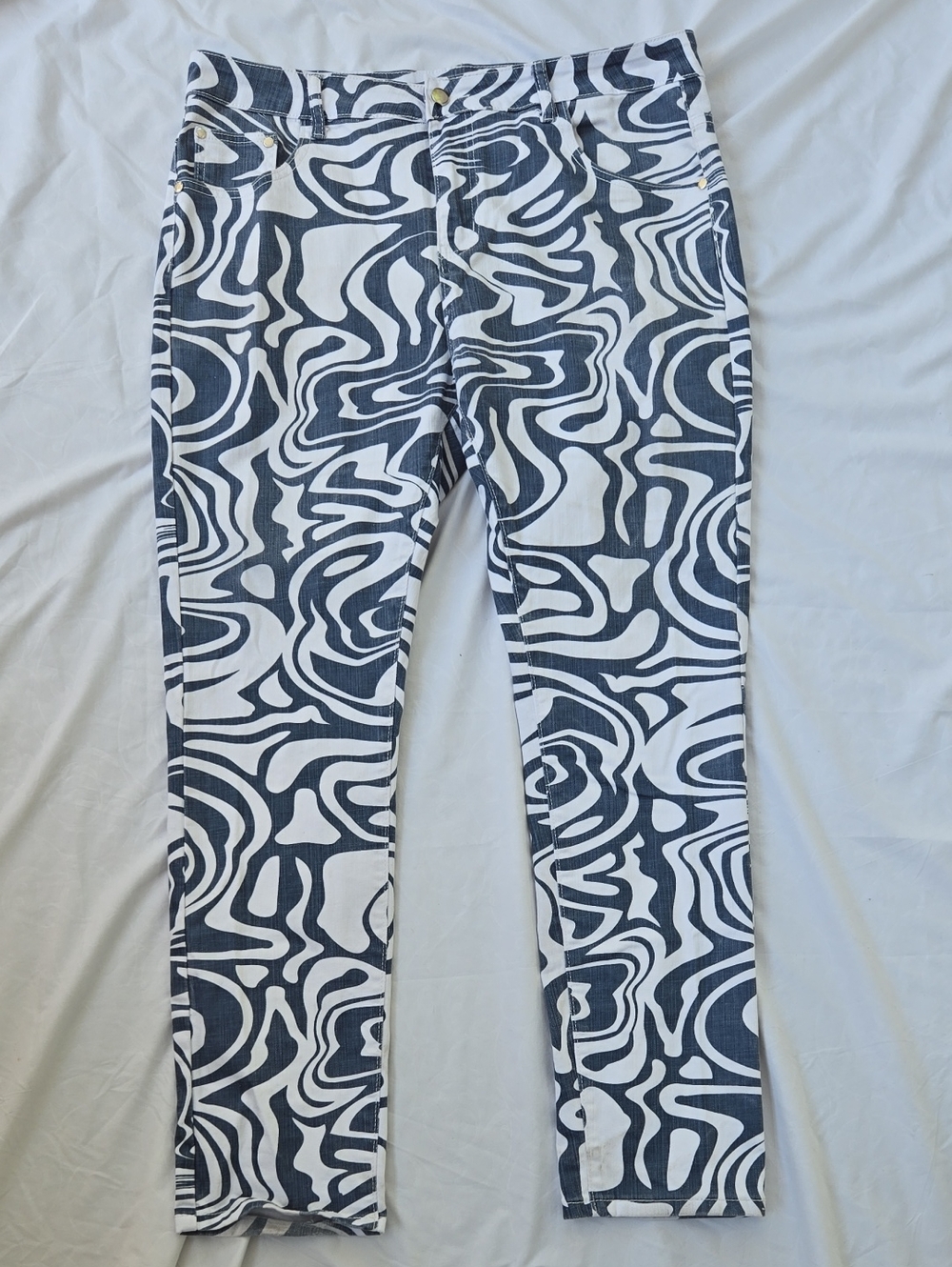 Men's Groovy Summer Vibe White Jeans Waterlike Lite Blue Swirl Patterns All Over